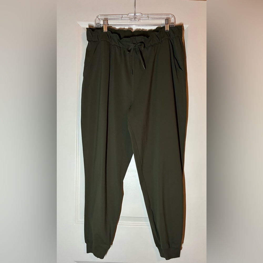 Lululemon Stretch High-Rise Jogger *Full Length in Dark Olive Size 14 - Picture 5 of 8